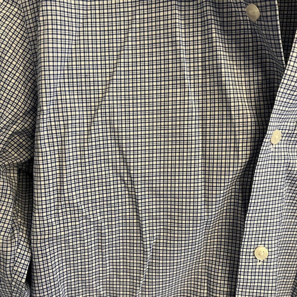 Uniqlo Button Down - Picture 2 of 4